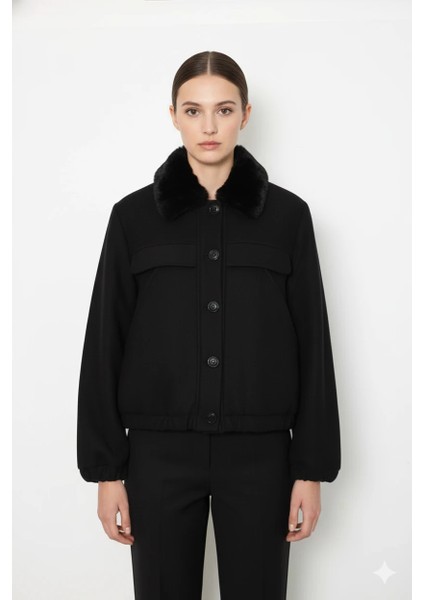 Kuzu Kürk Yakalı Düğmeli Kısa Suni Deri Ceket