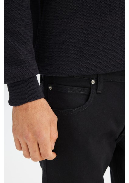 Luke Pamuklu Slim Fit Normal Bel Dar Paça Jeans Erkek Kot Pantolon ML719HFAE 001 modelleri