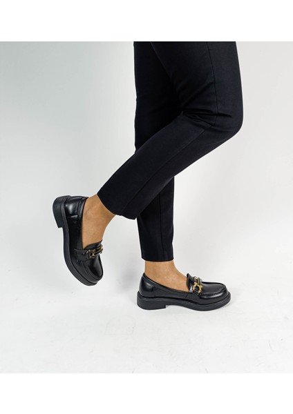 Siyah Rugan Tokalı Kadın Loafer Ayakkabı fırsatları
