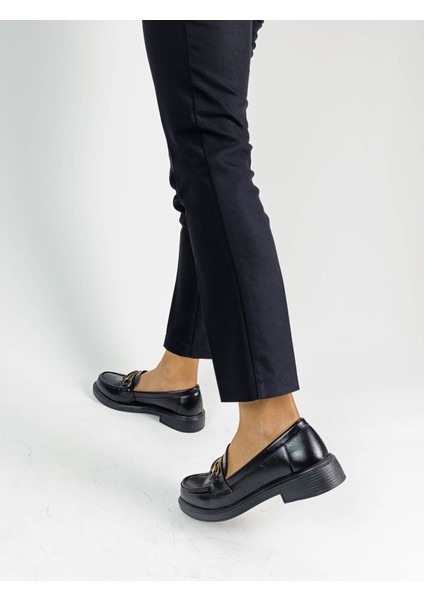 Siyah Rugan Tokalı Kadın Loafer Ayakkabı indirimleri