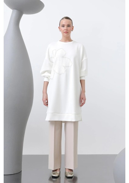 Kadın Önü Işlemeli Garni Detaylı Tunik - 10627TNK modelleri