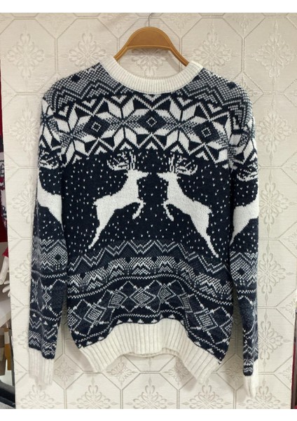 Kadın Noel Temalı Ren Geyiği Desenli Yılbaşı Triko Kazak fiyatları