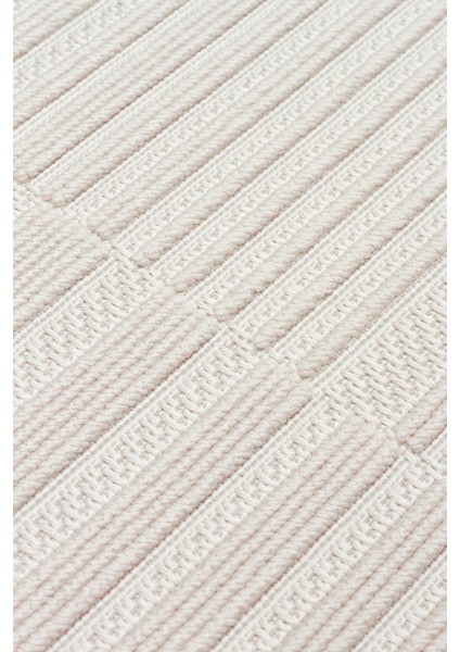 Mono Loop 01 Beige Yumuşak Hav Vermez Iplerle Üretilen Yıkanabilir Kaymaz Tabanlı Ince Makine Halısı modelleri