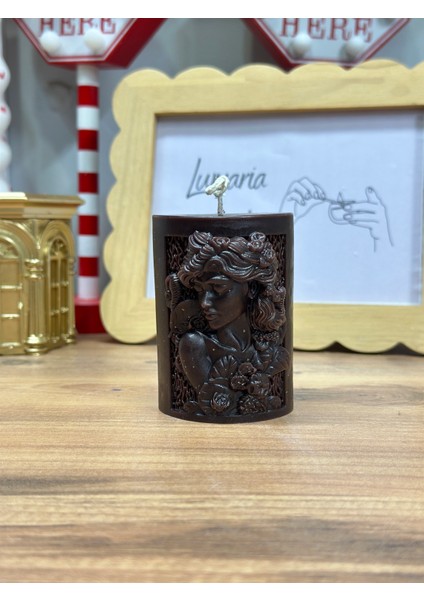 Kadın Figürlü Kahverengi Dekoratif Kabartma Mum - Boy :8cm - Çap: 5cm - Salon ve Hediye Dekoru modelleri