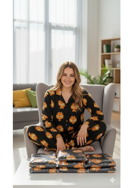Garfield Desenli Kadın Pijama Takımı