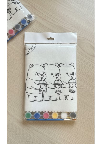 2 Adet Boyanabilir AYI KARDEŞLER Beslenme Örtüsü – Yıkanabilir Keçe Kumaş – Toplamda 2x4 Karakter – 1 Boya & 1 Fırça Dahil