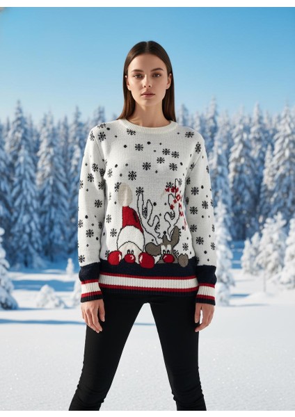 Kadın Yılbaşı Temalı Noel Baba ve Ren Geyiği Desenli Triko Kazak