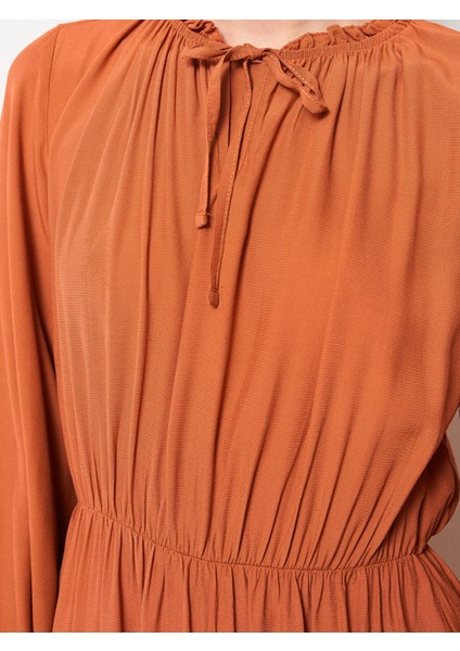 Yeni Sezon Bağlamalı Yaka Düz Uzun Kollu Viskon Elbise fırsatları