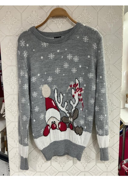Kadın Yılbaşı Temalı Noel Baba ve Ren Geyiği Desenli Triko Kazak fiyatları