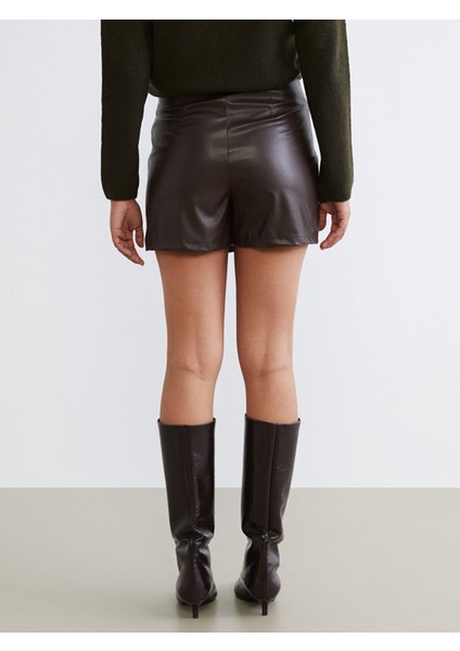 Yeni Sezon Dar Fit Kadın Deri Görünümlü Şort Etek fırsatları