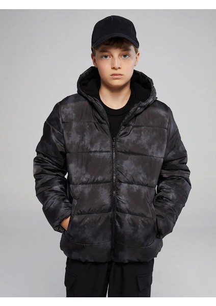 Lcw Kids Siyah Kapüşonlu Erkek Çocuk Şişme Mont