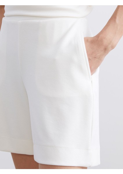 Yeni Sezon Beli Lastikli Kadın Şort modelleri