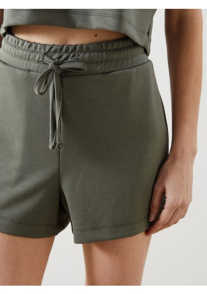 Yeni Sezon Beli Lastikli Kadın Şort modelleri