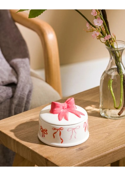 Kırmızı Fiyonk Baskılı Seramik Saklama Kabı 9 cm