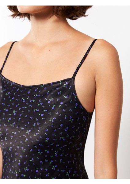 Yeni Sezon Kare Yaka Çiçekli Askılı Saten Elbise fırsatları