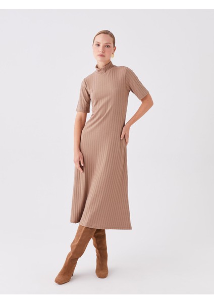 Yeni Sezon Dik Yaka Kendinden Desenli Kısa Kollu Elbise fiyatları