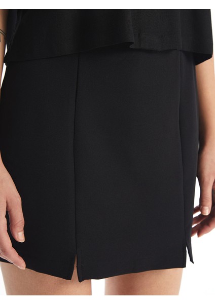 Yeni Sezon Kadın Beli Fermuarlı Düz Şortlu Etek modelleri