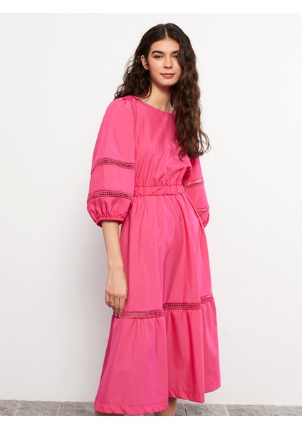 Yeni Sezon Bisiklet Yaka Nakışlı Poplin Elbise fırsatları