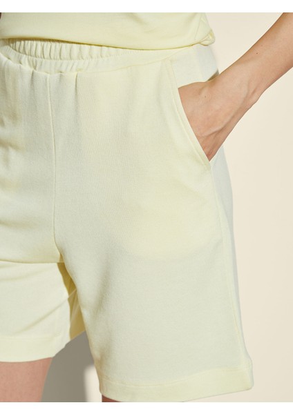 Yeni Sezon Beli Lastikli Kadın Şort modelleri