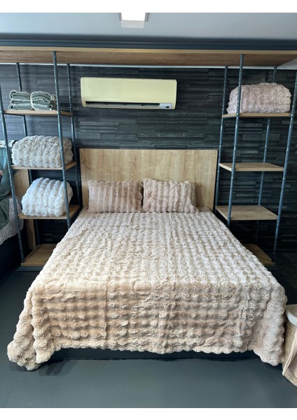 Tavşan Tüyü Yatak Örtüsü