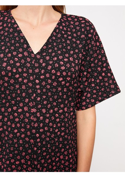 Yeni Sezon V Yaka Desenli Kısa Kollu Elbise fırsatları