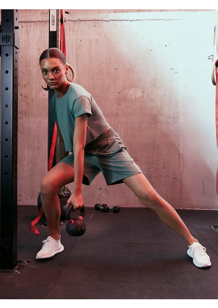 Yeni Sezon Kadın Beli Lastikli Düz Şort modelleri