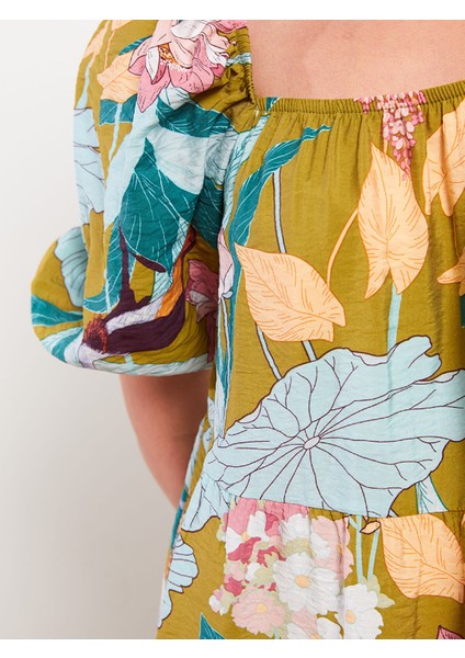 Yeni Sezon Kare Yaka Desenli Kısa Kollu Elbise fırsatları