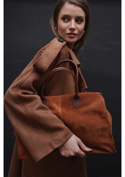 Kahverengi, %100 Hakiki Süet Deri Fermuar Kapama ve Iç Cep Detaylı Kadın Omuz Çantası