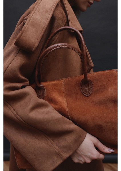 Kahverengi, %100 Hakiki Süet Deri Fermuar Kapama ve Iç Cep Detaylı Kadın Omuz Çantası fiyatları