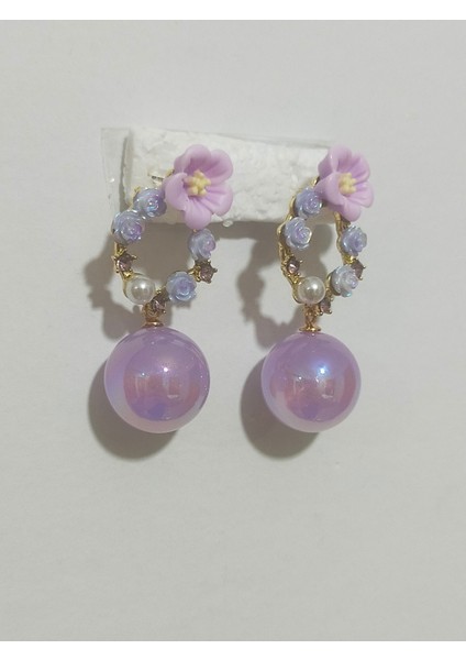 Çiçekli Incili ve Taş Detaylı Küpe – Zarif ve Romantik Tasarım fırsatları