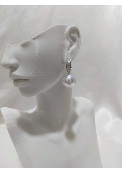 Baget Taşlı Inci Sallantılı Küpe – Zarif ve Işıltılı Tasarım