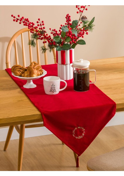 Yeni Sezon Yılbaşı Temalı Püsküllü Runner 45X150 cm fiyatları