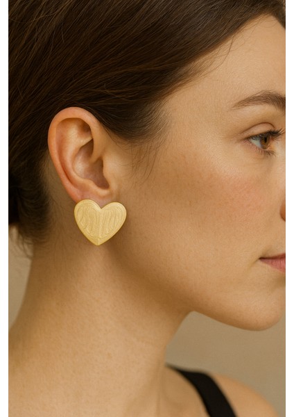 Kalp Model Minimal Kadın Küpe – Zarif ve Şık Tasarım