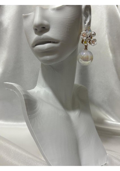 Çiçekli Incili ve Taş Detaylı Küpe – Zarif ve Romantik Tasarım indirimleri