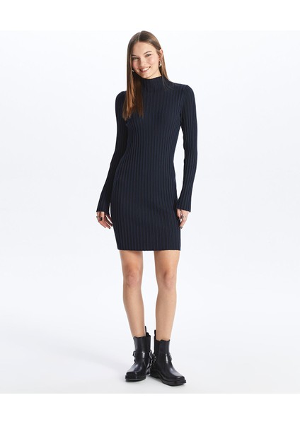 Yeni Sezon Dik Yaka Düz Uzun Kollu Elbise