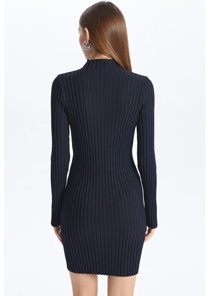 Yeni Sezon Dik Yaka Düz Uzun Kollu Elbise fırsatları