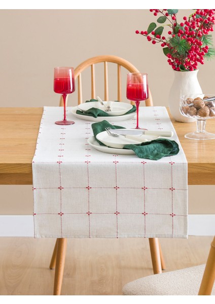 Yeni Sezon Çizgi Nakışlı Runner 45X150 cm fiyatları