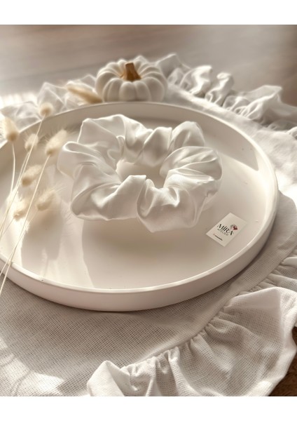 Kadın Saten Toka -Beyaz İnci – Tekli Lüks Lastik Model Scrunchie fiyatları