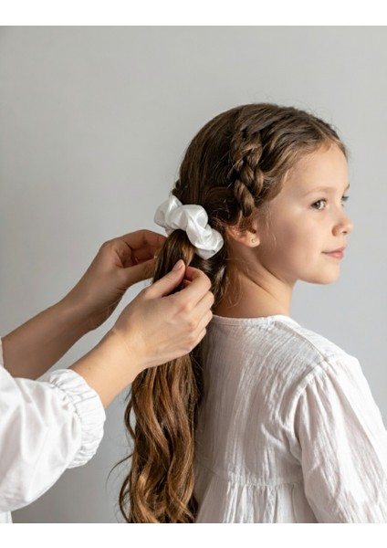 Kadın Saten Toka -Beyaz İnci – Tekli Lüks Lastik Model Scrunchie modelleri