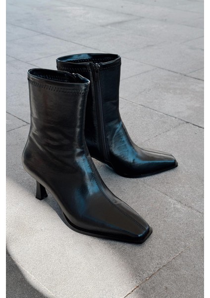 Alderie Kadın Topuklu Bot Siyah Mat Deri fiyatları