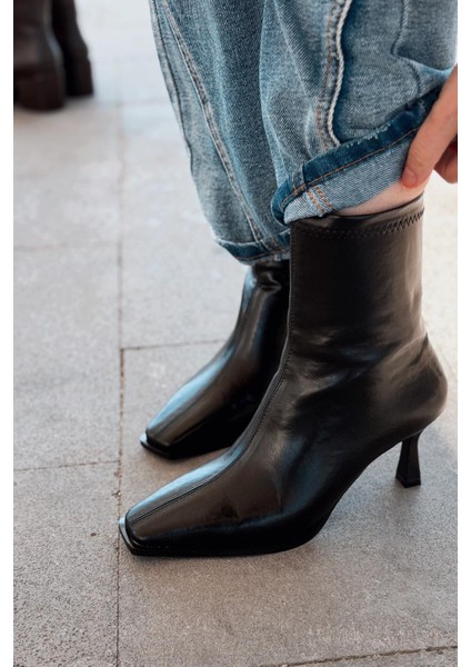 Alderie Kadın Topuklu Bot Siyah Mat Deri fırsatları