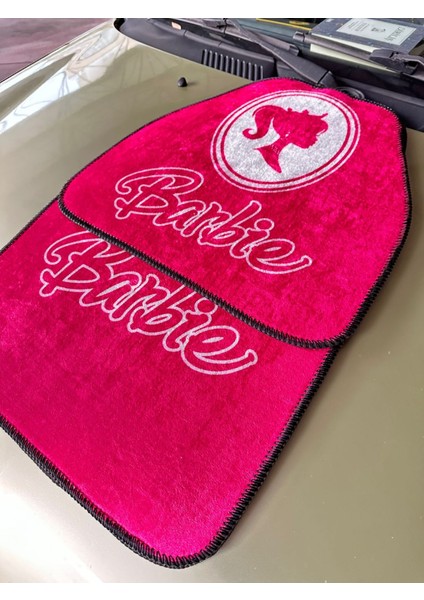 Barbie Temalı Canlı Pembe Kadife Dokulu Dijital Baskılı Oto Dekor Paspas fiyatları