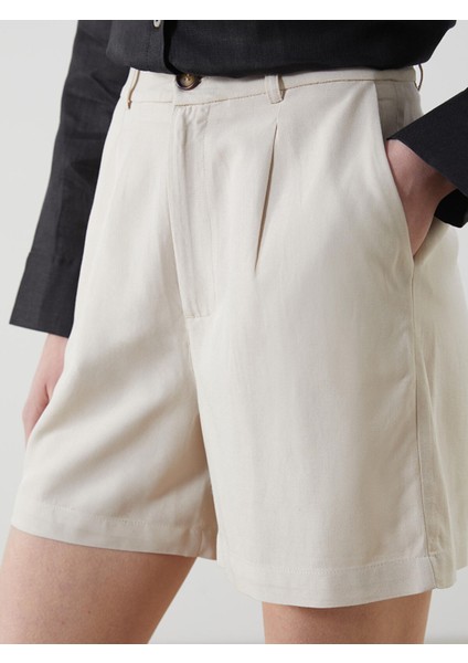 Yeni Sezon Standart Fit Keten Karışımlı Kadın Şort modelleri