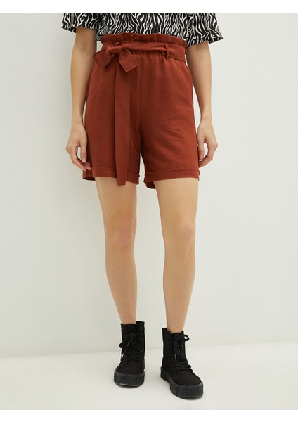 Yeni Sezon Beli Lastikli Kemerli Cep Detaylı Kadın Şort fırsatları