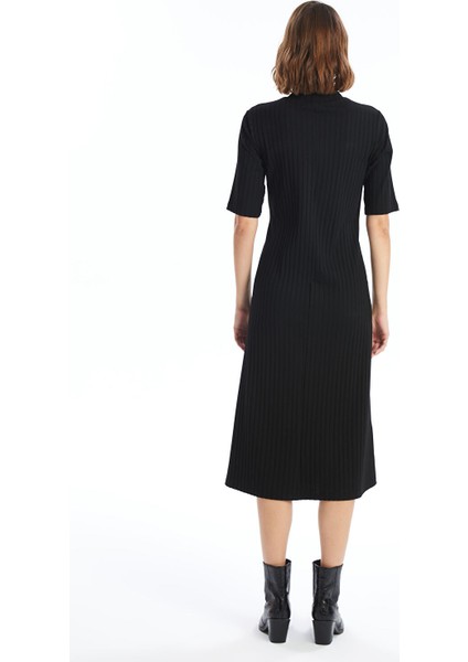 Yeni Sezon Dik Yaka Düz Kısa Kollu Elbise fırsatları