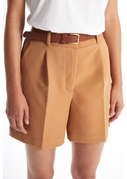 Yeni Sezon Beli Kemerli Rahat Kalıp Kadın Şort modelleri