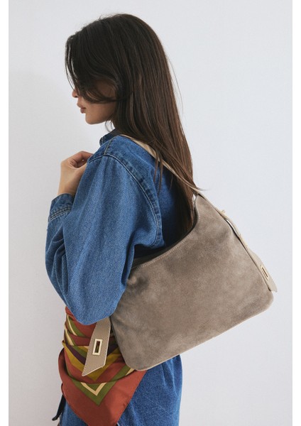 %100 Hakiki Süet Deri Fermuar Kapama ve Iç Cep Detaylı Kadın Omuz Çantası modelleri