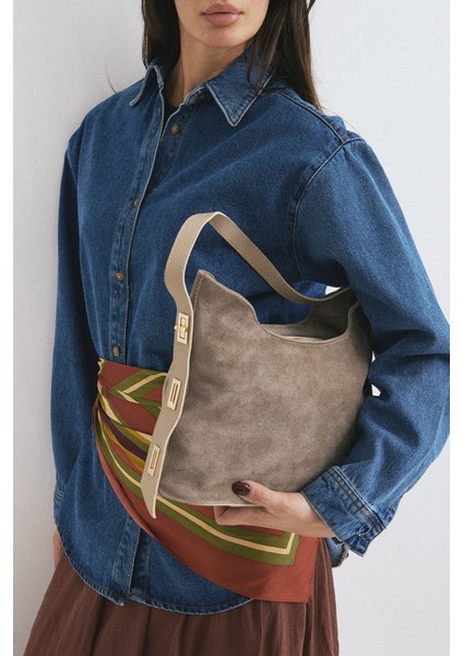 %100 Hakiki Süet Deri Fermuar Kapama ve Iç Cep Detaylı Kadın Omuz Çantası fırsatları