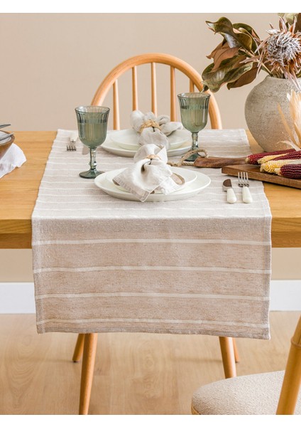 Yeni Sezon Çizgi Nakışlı Runner 45X150 cm fırsatları