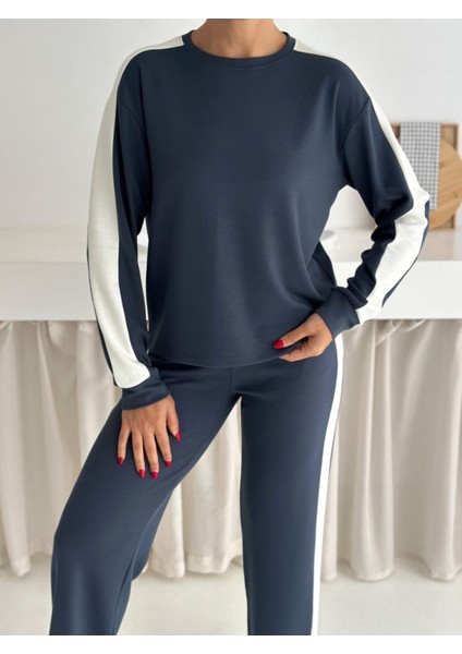 Geniş Paça Beyaz Şeritli Eşofman Takımı fiyatları